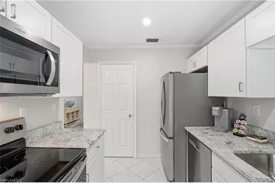 1281 Solana Rd, Naples, FL 34103 - Photo 9