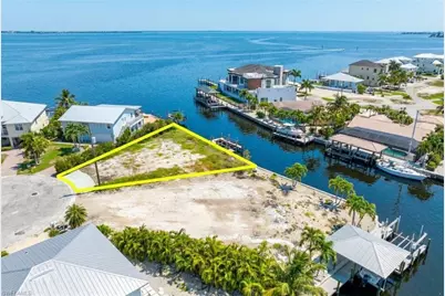 20 Avenida Carita, Fort Myers Beach, FL 33931 - Photo 1