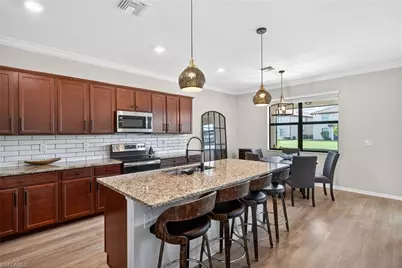 9452 Foxglove Ln, Naples, FL 34120 - Photo 7