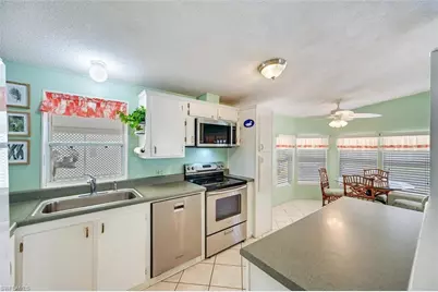 148 Seven Seas Way, Naples, FL 34104 - Photo 17