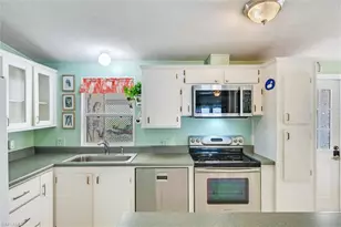148 7 Seas Way, Naples, FL 34104 - Photo 15