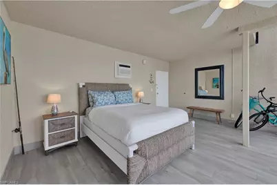 803 River Point Dr #107B, Naples, FL 34102 - Photo 9