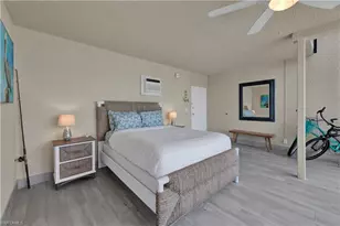 803 River Point Dr, Naples, FL 34102 - Photo 9
