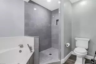 410 Bayfront Pl, Naples, FL 34102 - Photo 17
