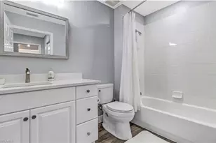 410 Bayfront Pl, Naples, FL 34102 - Photo 19
