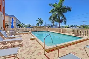 410 Bayfront Pl, Naples, FL 34102 - Photo 23