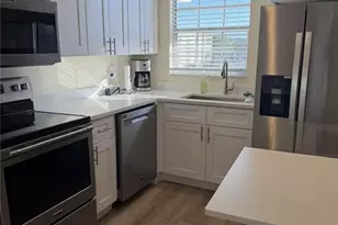 1900 Alamanda Dr, Naples, FL 34102 - Photo 3