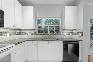 3258 Tamara Dr, Naples, FL 34109 - Photo 9