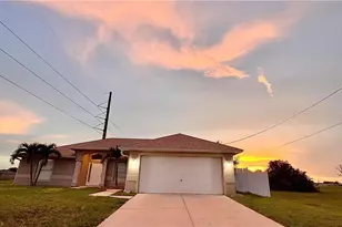 2720 NE 1st Pl, Cape Coral, FL 33909 - Photo 3