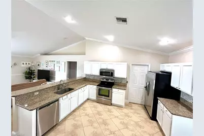 2720 NE 1st Pl, Cape Coral, FL 33909 - Photo 5