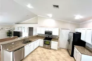 2720 NE 1st Pl, Cape Coral, FL 33909 - Photo 5