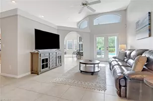 6773 Southern Oak Ct, Naples, FL 34109 - Photo 7