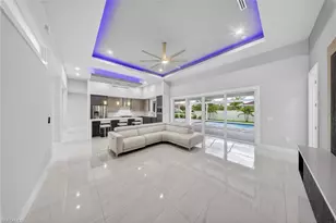 2929 SW 6th Pl, Cape Coral, FL 33914 - Photo 11