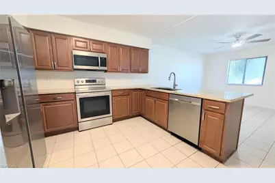 815 Victoria Dr #106, Cape Coral, FL 33904 - Photo 5