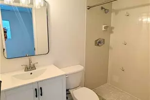 815 Victoria Dr, Cape Coral, FL 33904 - Photo 13