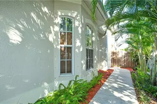3555 Poinsettia Ave, Naples, FL 34104 - Photo 9