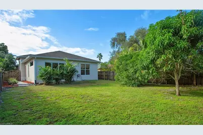 3555 Poinsettia Ave, Naples, FL 34104 - Photo 37