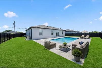 29 Diplomat Pkwy E, Cape Coral, FL 33909 - Photo 5