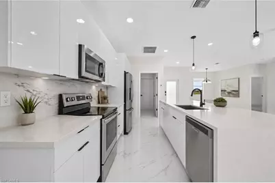 29 Diplomat Pkwy E, Cape Coral, FL 33909 - Photo 9