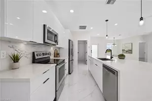 29 Diplomat Pkwy E, Cape Coral, FL 33909 - Photo 9