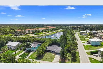 4688 Pembrooke Ln, Bonita Springs, FL 34134 - Photo 25