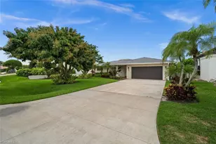 373 Egret Ave, Naples, FL 34108 - Photo 35