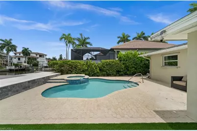373 Egret Ave, Naples, FL 34108 - Photo 33