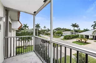 1100 Gulf Shore Blvd N, Naples, FL 34102 - Photo 15