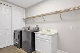 4758 Stratford Ct, Naples, FL 34105 - Photo 25