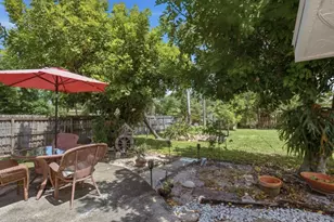 3577 Hibiscus Ave, Naples, FL 34104 - Photo 17