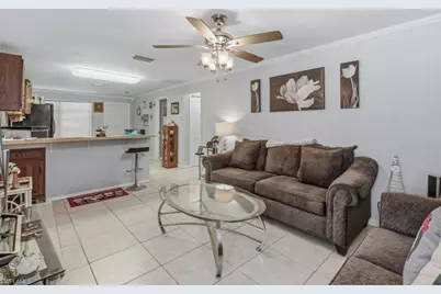 3577 Hibiscus Ave, Naples, FL 34104 - Photo 9