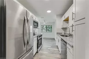 142 Bennington Dr, Naples, FL 34104 - Photo 9
