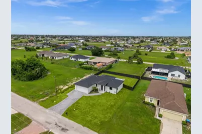 409 NW 25th Pl, Cape Coral, FL 33993 - Photo 5