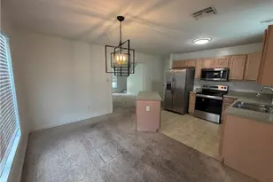 250 Leawood Cir, Naples, FL 34104 - Photo 7