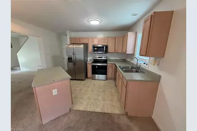 250 Leawood Cir, Naples, FL 34104 - Photo 9