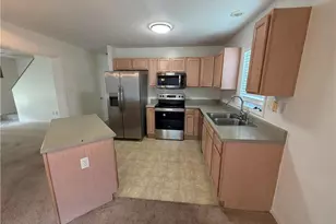 250 Leawood Cir, Naples, FL 34104 - Photo 9