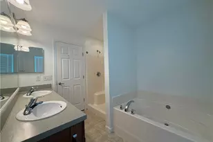 250 Leawood Cir, Naples, FL 34104 - Photo 39