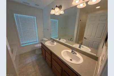 250 Leawood Cir, Naples, FL 34104 - Photo 27