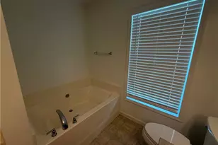 250 Leawood Cir, Naples, FL 34104 - Photo 33