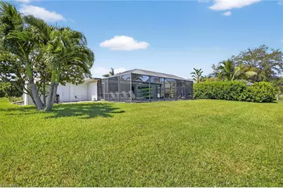 1421 Windsor Ct, Cape Coral, FL 33904 - Photo 21