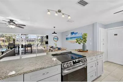 1421 Windsor Ct, Cape Coral, FL 33904 - Photo 7