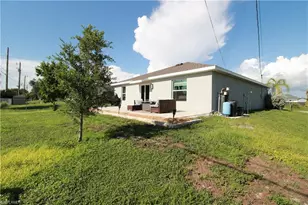 2702 NE 5th Ave, Cape Coral, FL 33909 - Photo 37