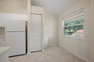 193 Robin Hood Cir, Naples, FL 34104 - Photo 17