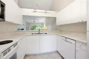 193 Robin Hood Cir, Naples, FL 34104 - Photo 7