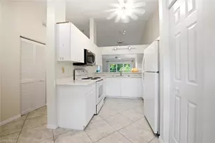193 Robin Hood Cir, Naples, FL 34104 - Photo 15