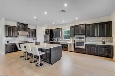 11110 Canal Grande Dr, Fort Myers, FL 33913 - Photo 9