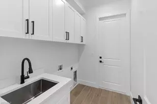 2070 20th Ave NE, Naples, FL 34120 - Photo 17
