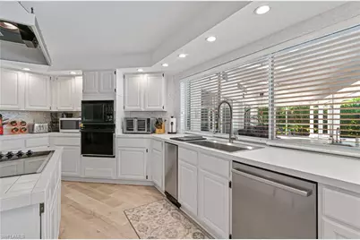 559 Henley Dr, Naples, FL 34104 - Photo 17