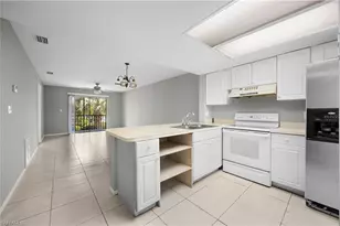2700 Park Windsor Dr, Fort Myers, FL 33901 - Photo 3