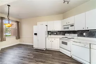 2408 Millcreek Ln, Naples, FL 34119 - Photo 9